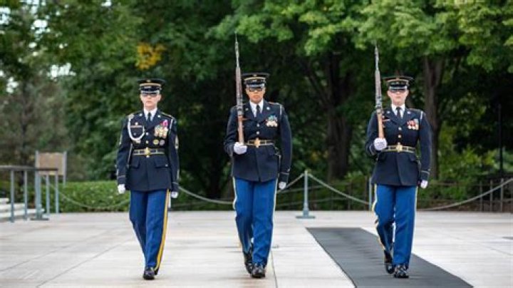 First all-woman guard change at Tomb of the Unknown Soldier in vigil’s 84-year history