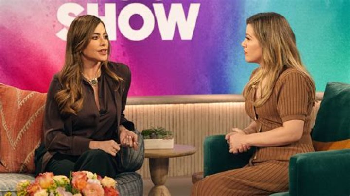 Kelly Clarkson Is Stunned By Sofia Vergara’s ‘Griselda’ Transformation