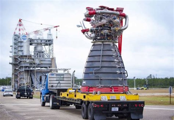 NASA inspector general faults agency on SLS booster and engine overruns